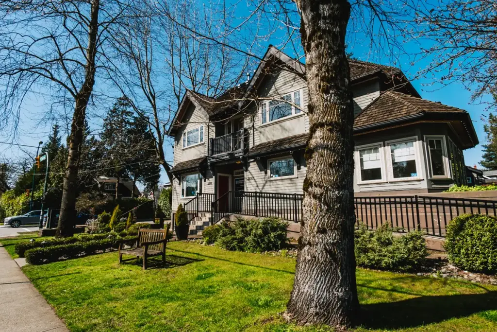 Kerrisdale House of Dentistry exterior on W 41st Ave, Vancouver